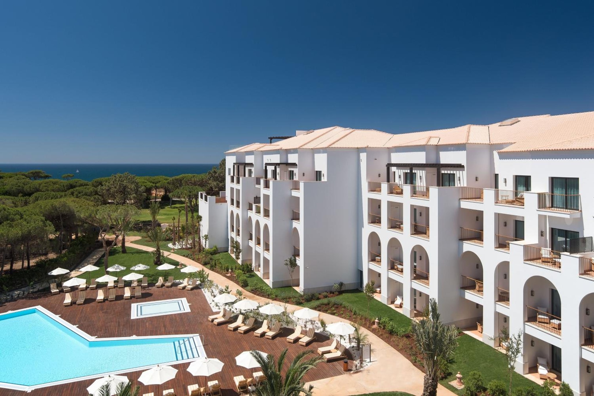Pine Cliffs Ocean Suites, a Luxury Collection Resort & Spa, Albufeira, a yoga hotel