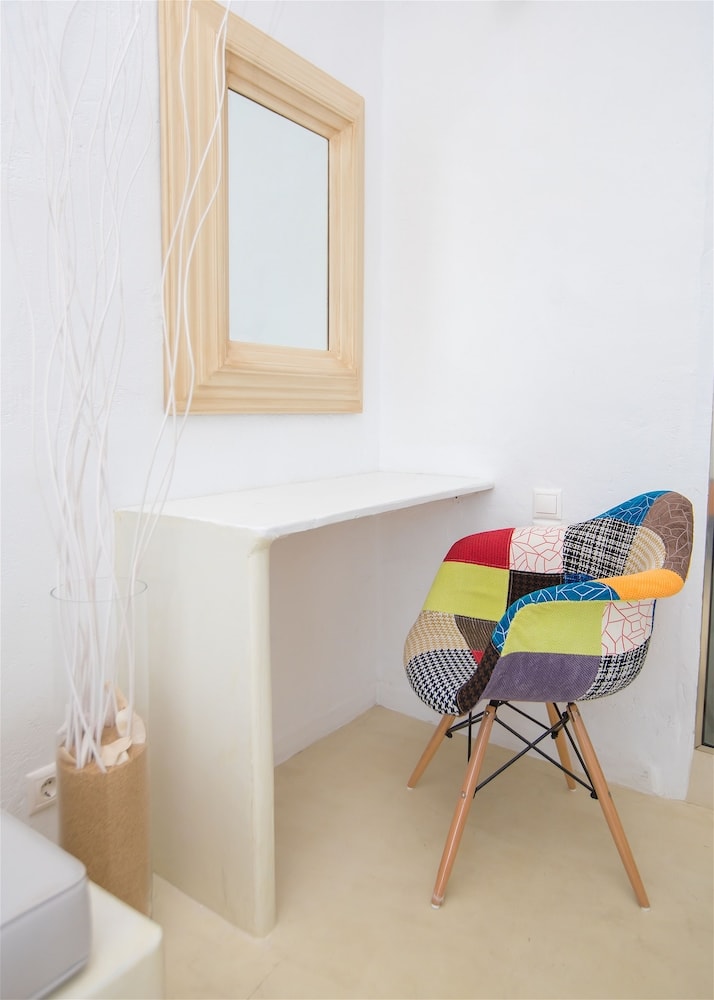 Tholaria Boutique Hotel