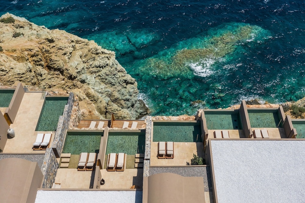 Acro Wellness Suites - Adults Only, Malevizi, a yoga hotel