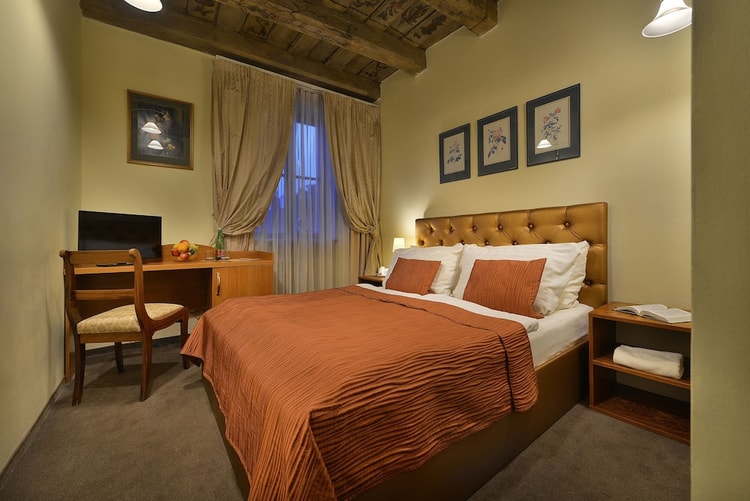 hotel image 0