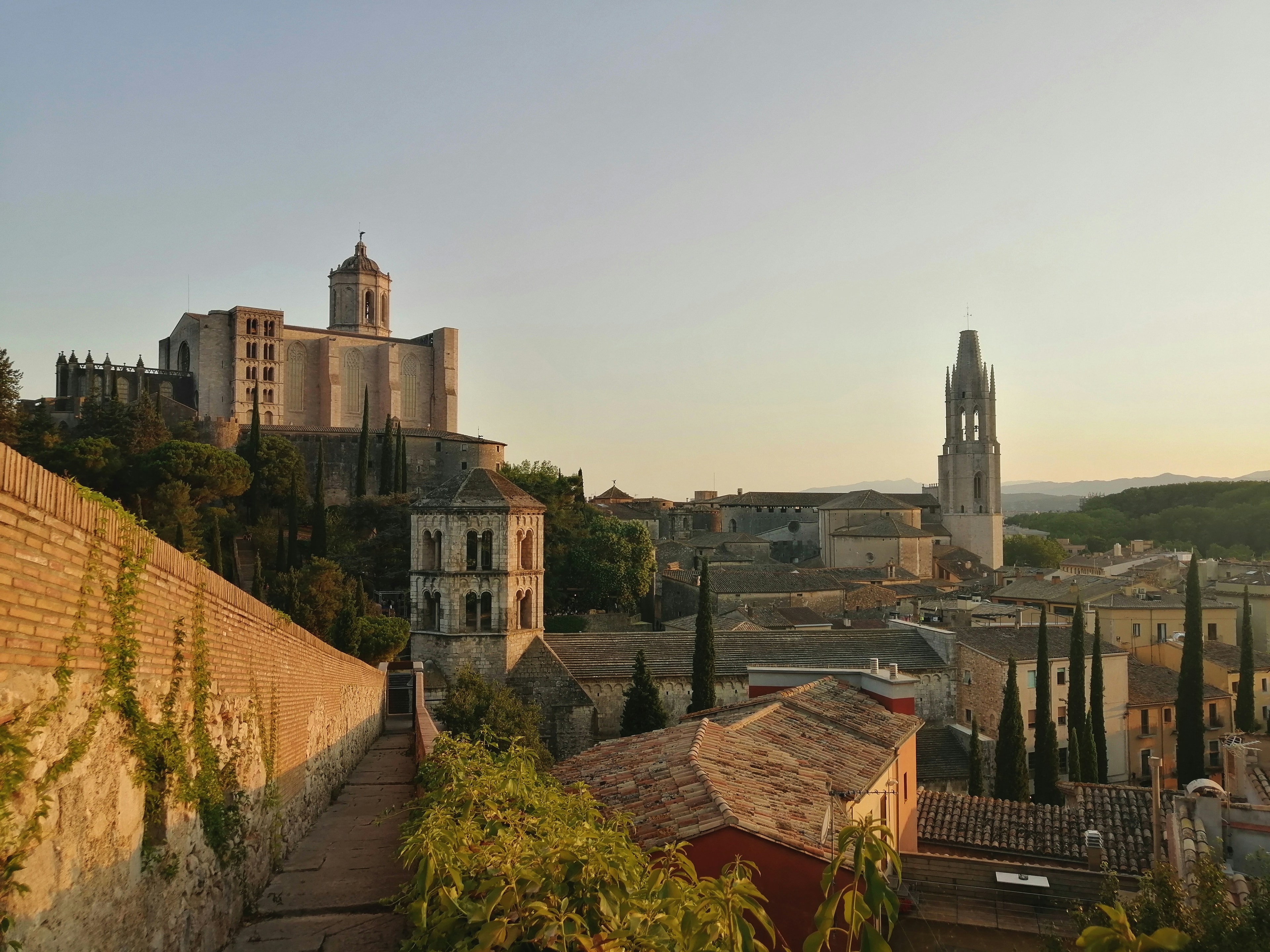 Day 1: Arrival in Girona and settle in