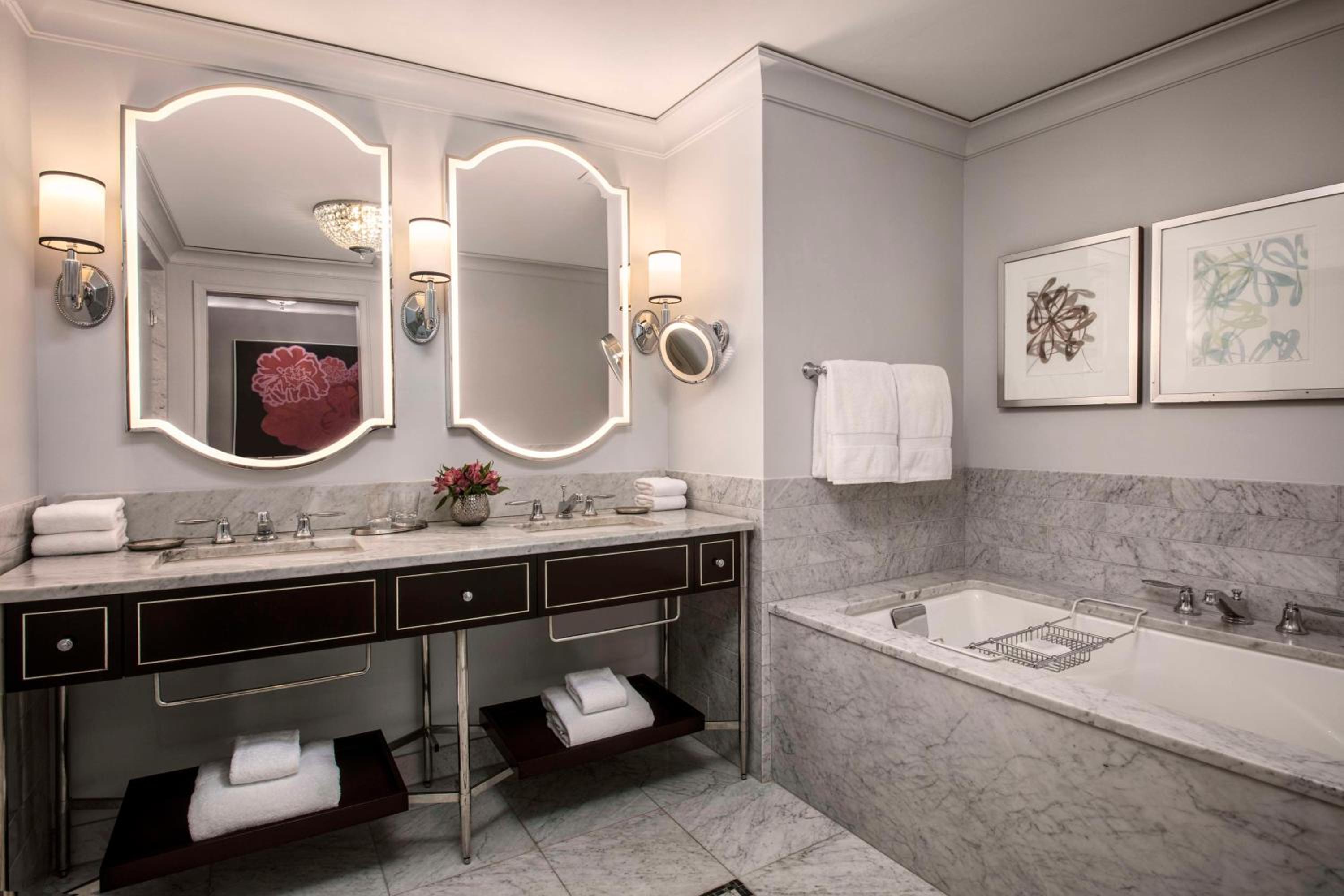Waldorf Astoria Chicago